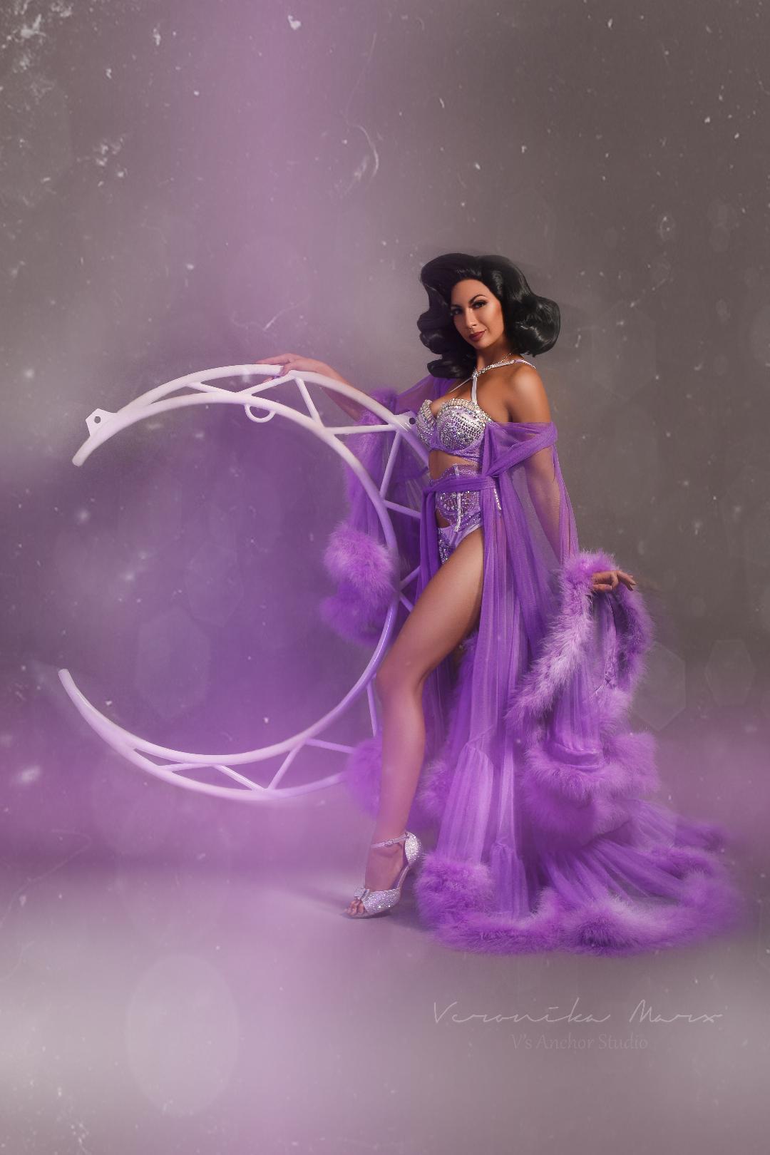 Hundred Watt Club - An evening of burlesque & cabaret in Highgate