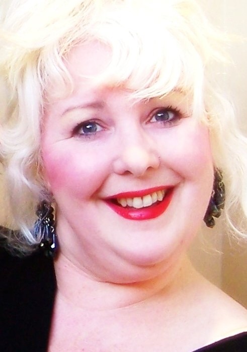 Lynda&rsquo;s Lovely Romantic Love Poetry Recitals - In The Garden - Sundays